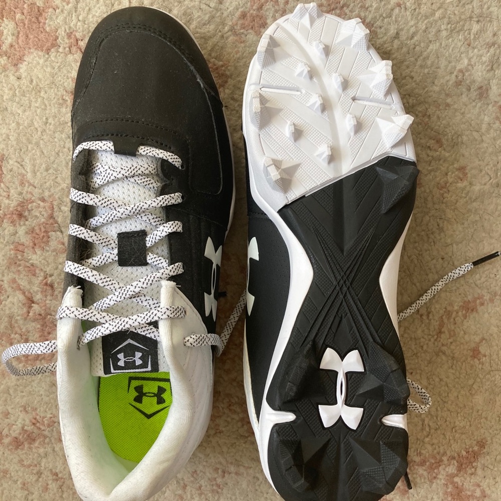 Men’s Under Armour cleats size 10